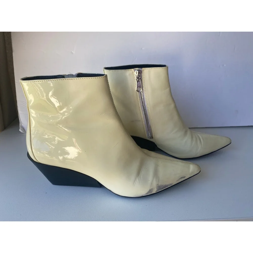 Calvin Klein Jeans Freda Womens US 7 Cream Patent Leather Ankle Bootie